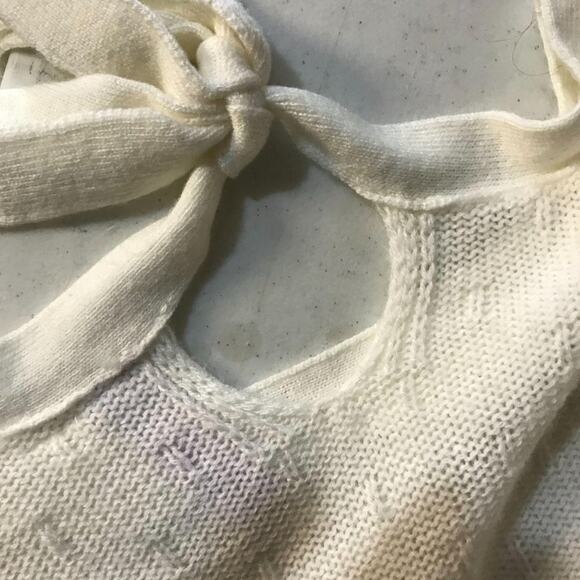 Alya Knitted Crop Sweater Bell Sleeves Small Keyhole - Picture 14 of 14